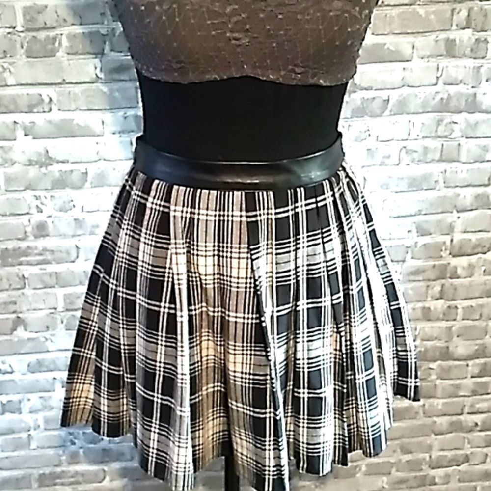 pleated plaid mini skirt 